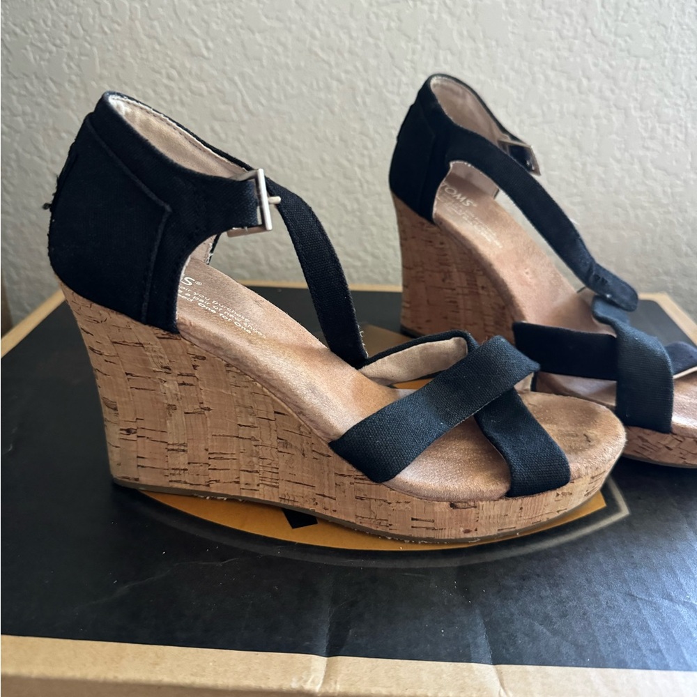 Tom’s wedge sandals
